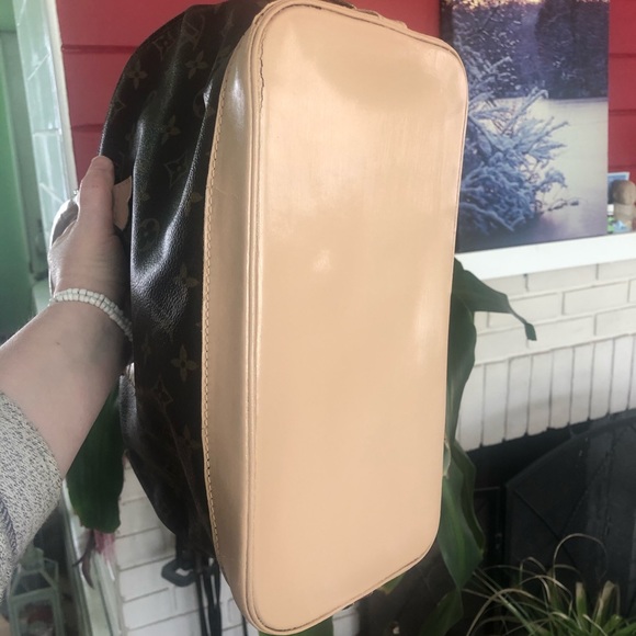 SoLD on IG ⭐️𝕃𝕠𝕦𝕚𝕤 𝕍𝕦𝕚𝕥𝕥𝕠𝕟 𝔸𝕃𝕄𝔸 PM - Picture 4 of 13